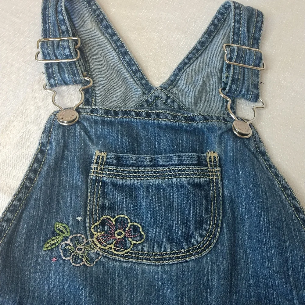 Genuine Kids Oshkosh bib overalls. Size girls 18 mos.
